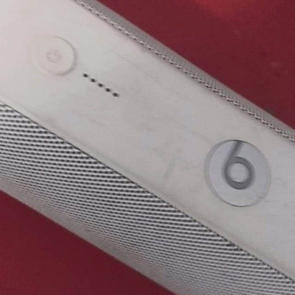 Beats by dre bluetooth speaker